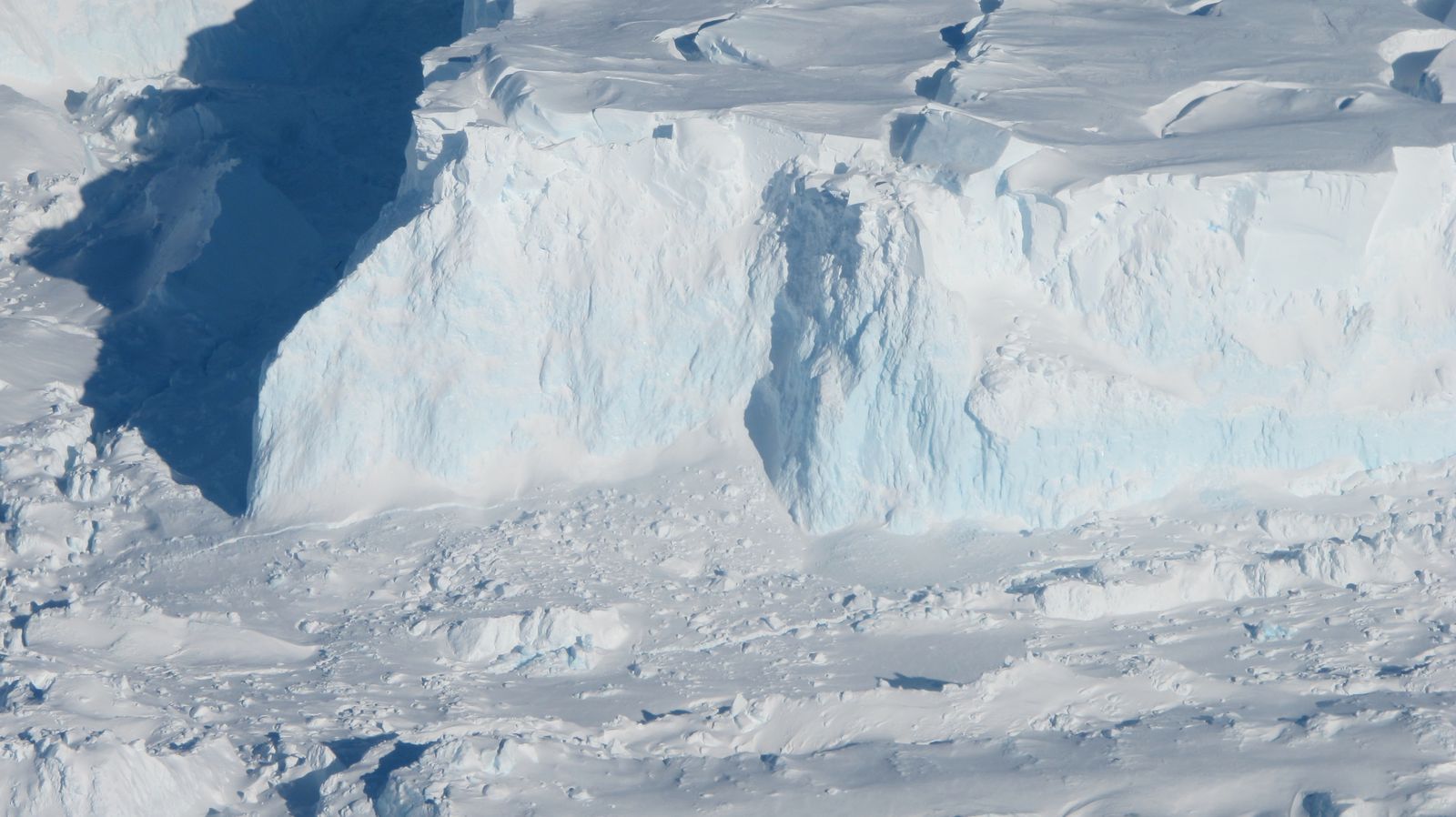 The edge of the Thwaites Ice Shelf seen from NASA's Operation IceBridge DC-8 aircraft on 16 October 2012.